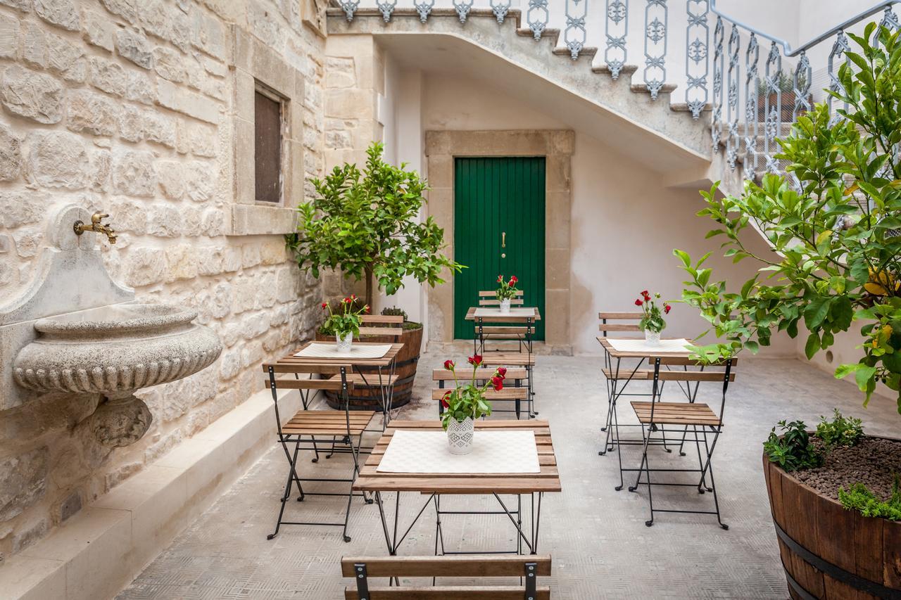 Palazzo Montalbano Acomodação com café da manhã Scicli Exterior foto