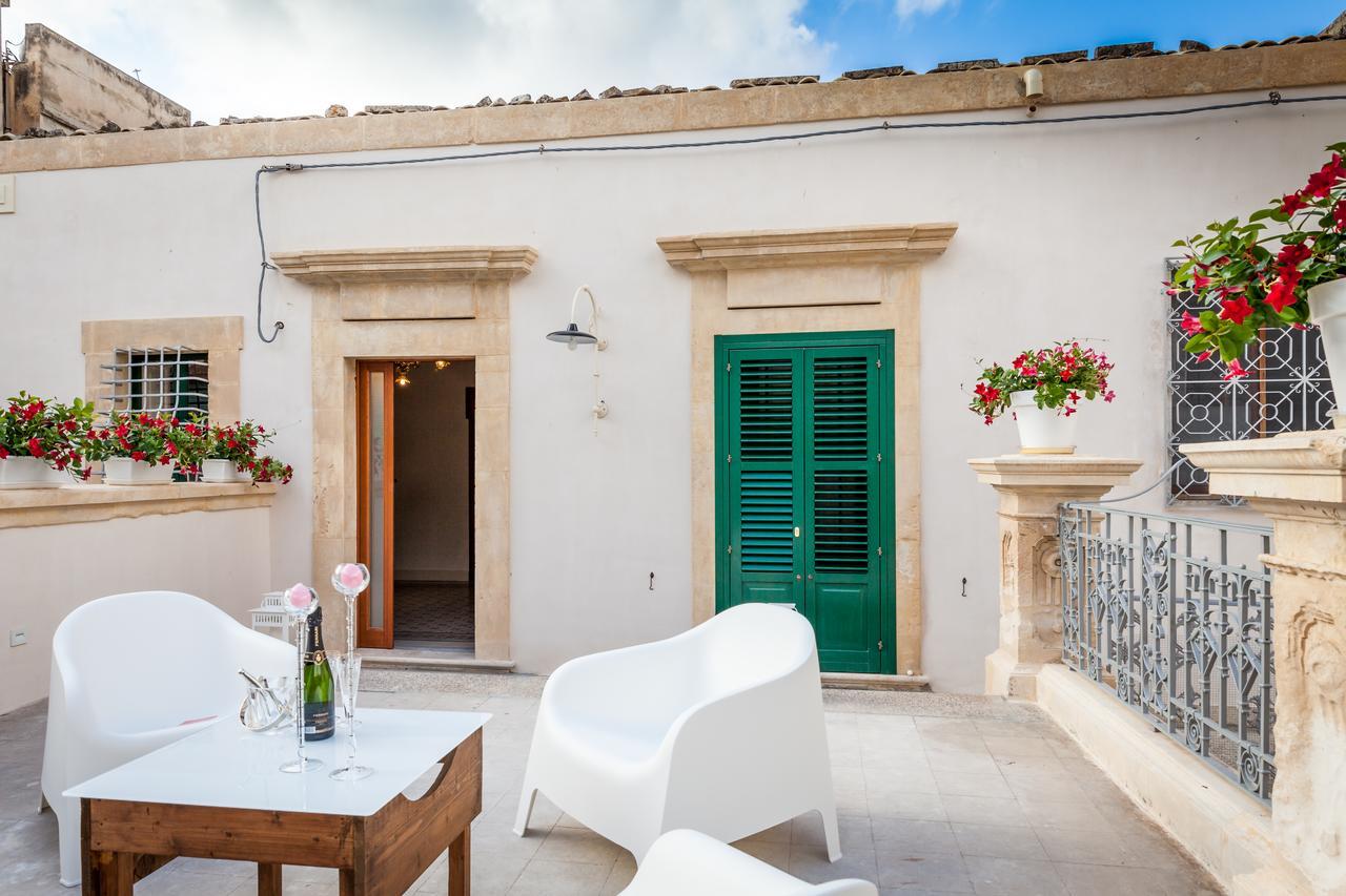 Palazzo Montalbano Acomodação com café da manhã Scicli Exterior foto