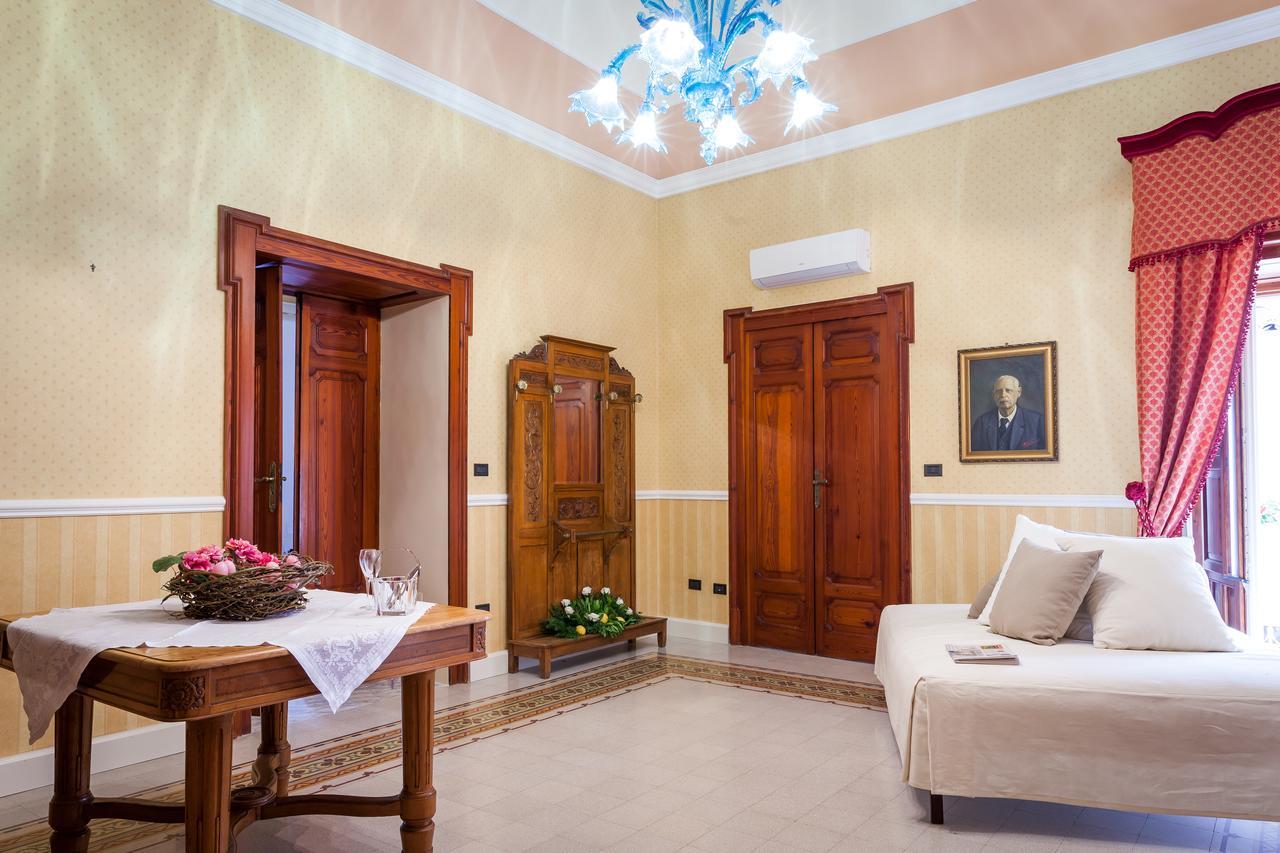Palazzo Montalbano Acomodação com café da manhã Scicli Exterior foto